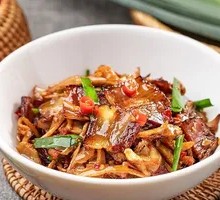Crispy Radish Pickle Stir-fried with Preserved Pork