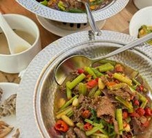 Stir-Fried Beef with Yellow Onion