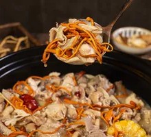 Fresh Cordyceps Flower Pig Trotter Chicken Stew