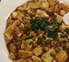 Braised Tofu with Home-style Flavor