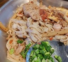 Old Friend Pork Offal Dry Noodle Stir-fry
