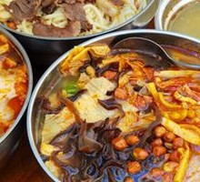 Mixed Sea Snail Noodles