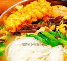 Spicy Egg and Snail Noodles