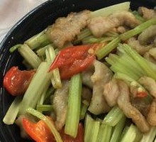 Celery and Pork Neck Stir-fry
