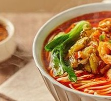 Sour Cabbage Pork Intestine Noodles