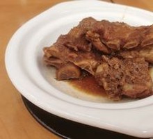 Braised Pork Bones in Clay Pot