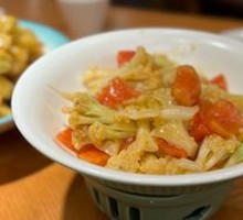 Shandong Tomato and Hainan Cauliflower Stir-fry