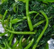 Stir-Fried Sweet Potato Leaves with Garlic