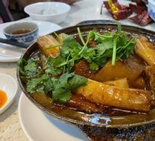 Beef Brisket with Rice Noodle Roll