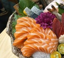 Popular Three-Part Sashimi Platter