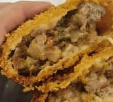 French Black Pepper Cheese Beef Patties