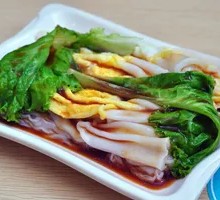 Lean Pork and Egg Rice Noodle Roll