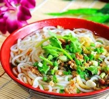 Steamed Pork with Rice Noodles