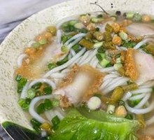 Crispy Fried Rice Noodles