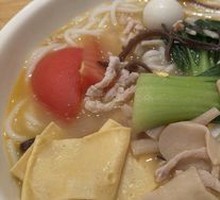 松茸七彩菌米线