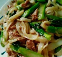 Stir-Fried Beef Noodles