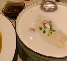 Braised Pig Trotter Soup in Clay Pot