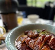 Bamboo Pot Soy Sauce Chicken