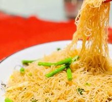 Stir-Fried Bean Curd with Eggs and Rice Noodles