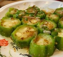 Tangerine Peel and Garlic Steamed Loofah