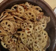 Stir-Fried Lotus Root Slices in Pot