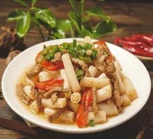 Lotus Stem Stir-Fried with Beef