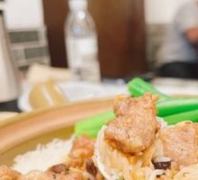 Steamed Spare Ribs with Black Bean Sauce in Clay Pot Rice