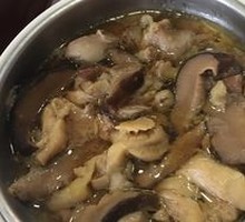 Braised Chicken Leg with Dried Mushrooms Rice