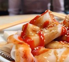 Three-Sauce Rice Noodle Roll