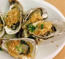 Steamed Oysters with Garlic