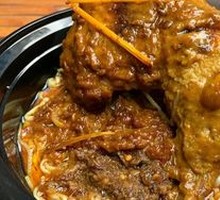 Curry Chicken and Pig's Trotter