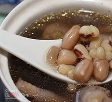 Peanut and Adzuki Bean Stewed Chicken Feet