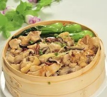 Braised Chicken with Dried Mushrooms Rice