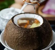 Whole Coconut Stewed Chicken