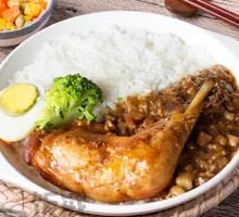Black Pepper Chicken Cutlet with Braised Pork Rice