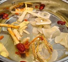 Five-fingered桃 Bamboo Chicken Pot