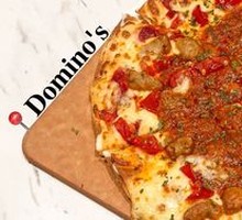Classic Italian Meat Sauce Pizza