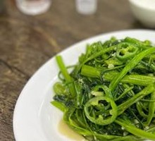 Chili and Fermented Black Bean Stir-fried Water Spinach