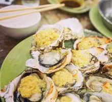 Charcoal-Grilled Garlic Oysters