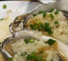 Steamed Oysters with Garlic