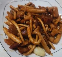 Stir-fried Tea Mushroom and Pork