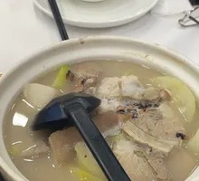 Octopus and Loofah Stew with Pork Knuckle