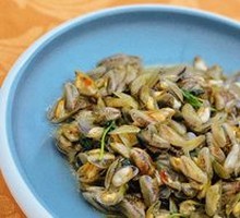 Golden Herb Stir-fried Clams