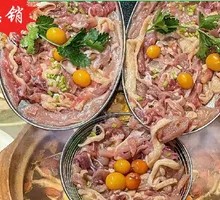 Charcoal-Grilled Herbal Boneless Crispy Chicken Pot