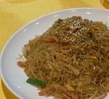 Stir-Fried Rice Noodles with Three Threads