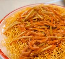 Stir-Fried Noodles with Pork Strips