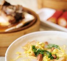 Guangzhou-style Boatman's Congee with Abundant Ingredients