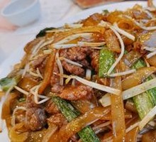 Stir-Fried Beef Rice Noodles