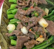 Steamed Beef with Lotus Leaf and Bok Choy
