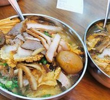Family Feast Snail Noodle